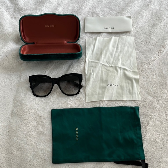 ❌ SOLD Authentic gucci sunglasses - Picture 1 of 8